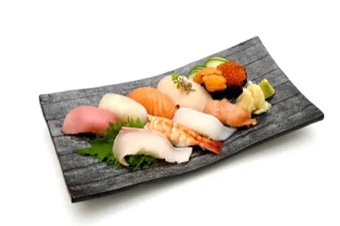 A fresh seafood stall lineup.