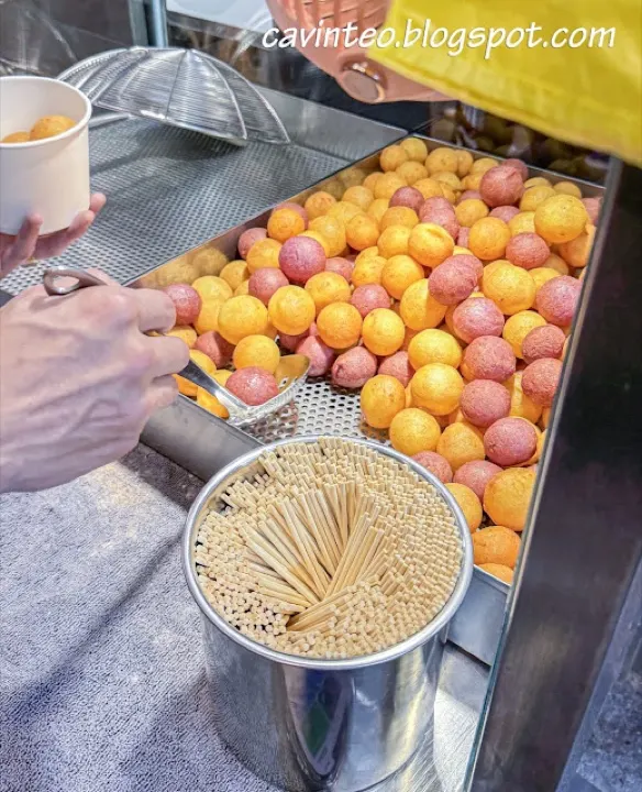 Fried sweet potato balls, crispy outside and chewy inside.