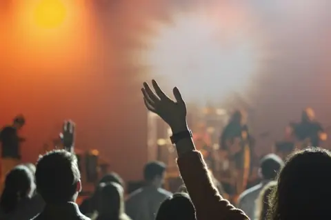 Sunday Worship (Lifehouse) — photo 2