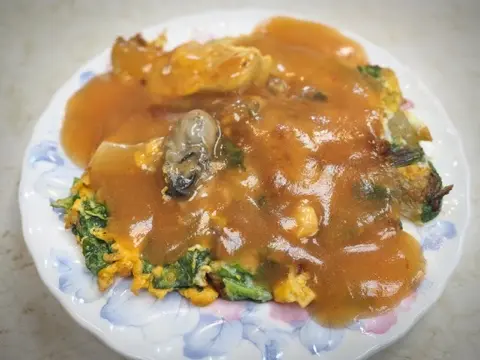 Ningxia: Yuan Huan Pien oyster omelet, Michelin-rated.